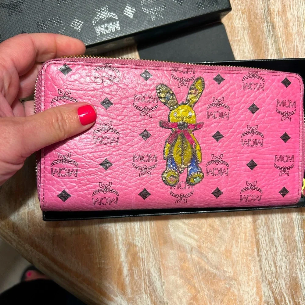 Re-Posh MCM large rabbit wallet with box - Picture 1 of 6